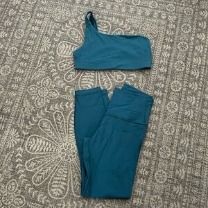 ✨MOVING SALE✨ Lululemon Ribbed Align Set (sports bra & leggings)